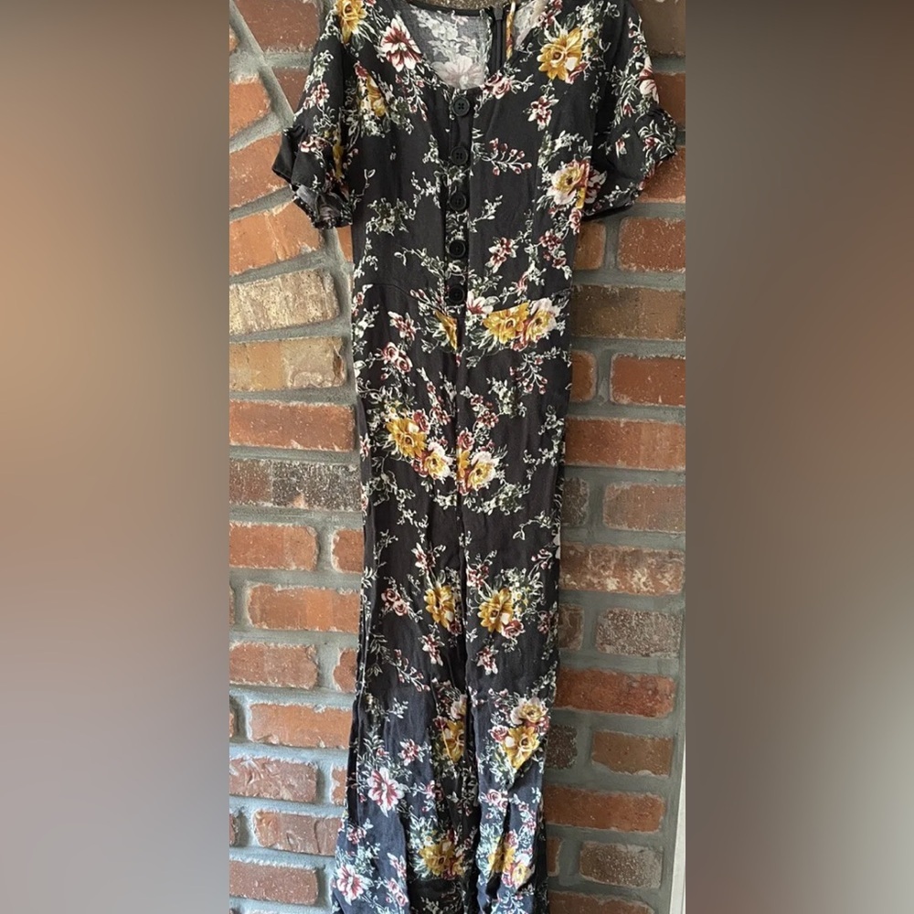 Floral Buttoned Tie Romper Girls XL 14/16 Ruffle sleeves.  #0010